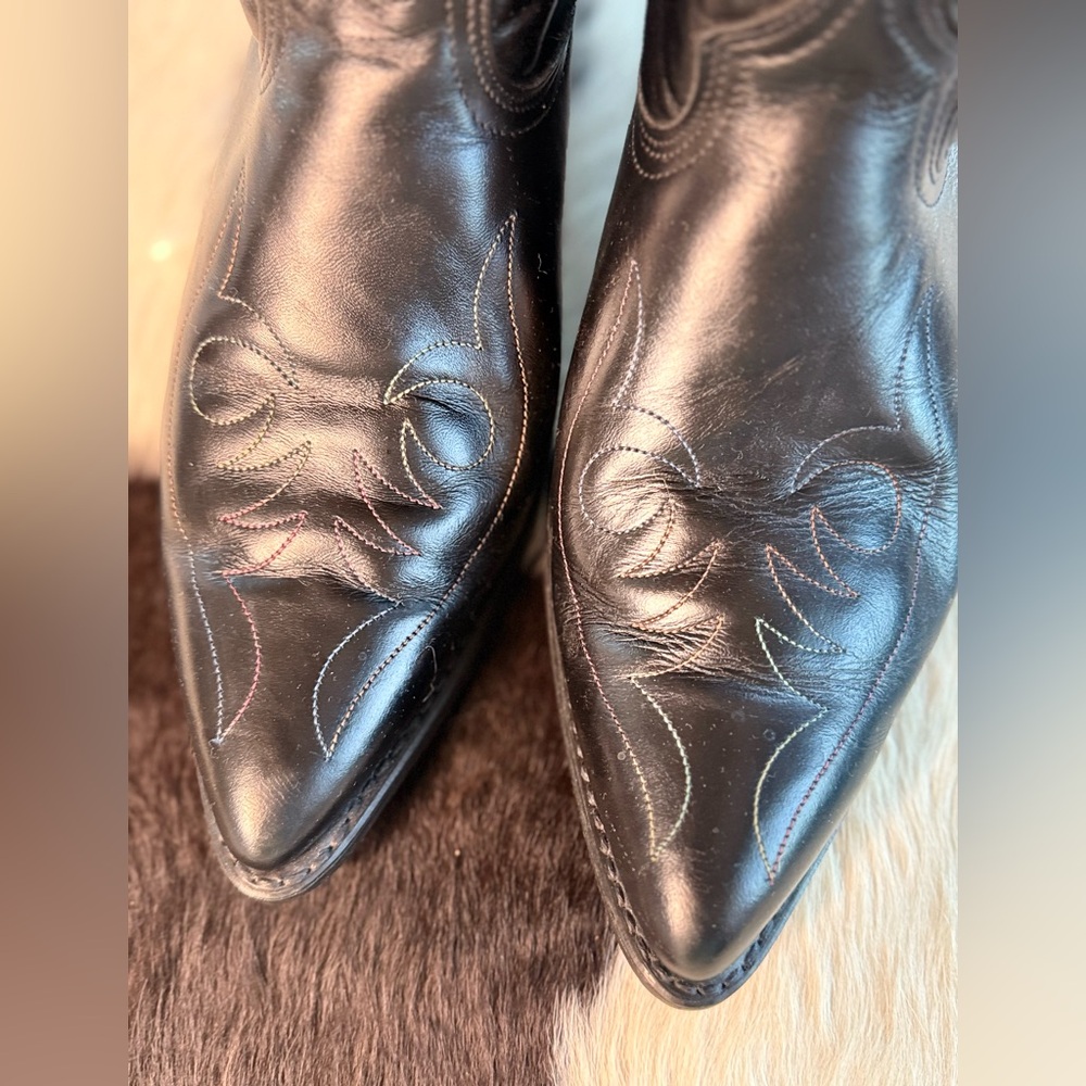 Sheplers Vintage Boots Embroidered Phoenix. In perfect condition. Gently 💖’d. - Picture 4 of 8